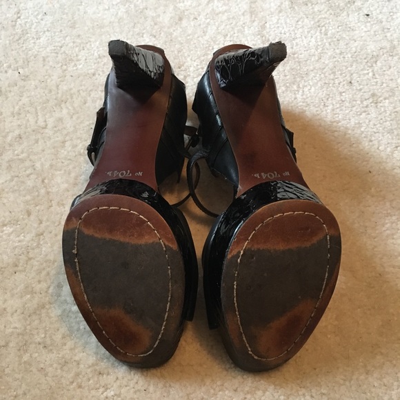 Black Patent Leather Heels - Picture 4 of 6